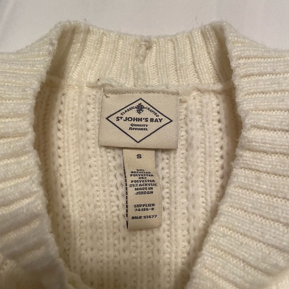 St. John’s Bay cream knit sweater - Picture 2 of 2